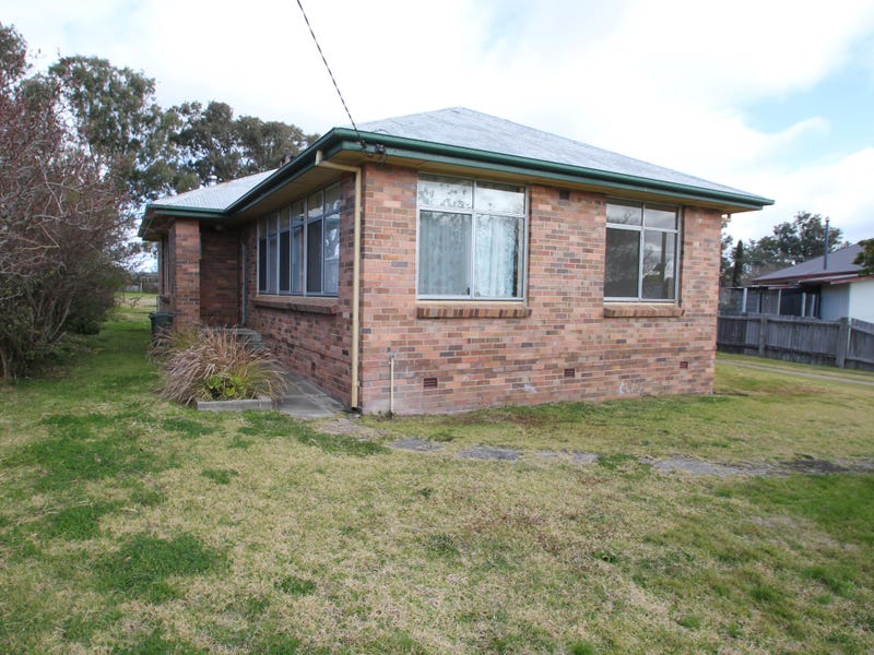 105 Douglas Street, Tenterfield, NSW 2372