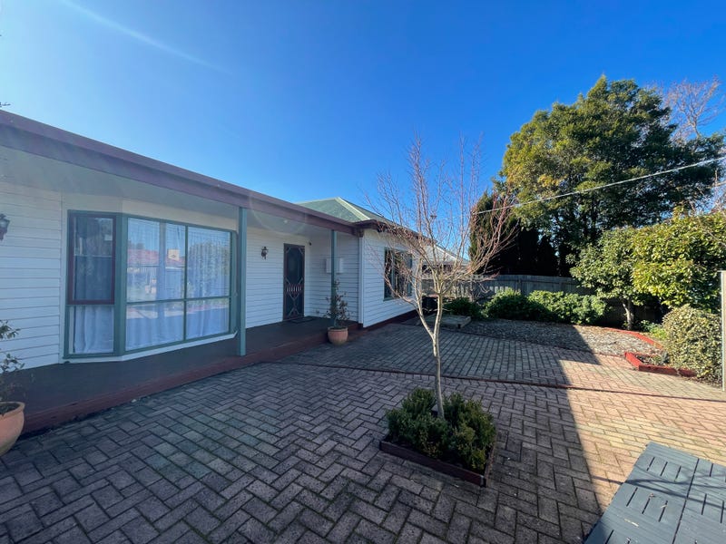 12 Langibanool Avenue, Hamlyn Heights, VIC 3215