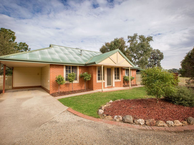 2/561 b Street, Lavington, NSW 2641 Property Details