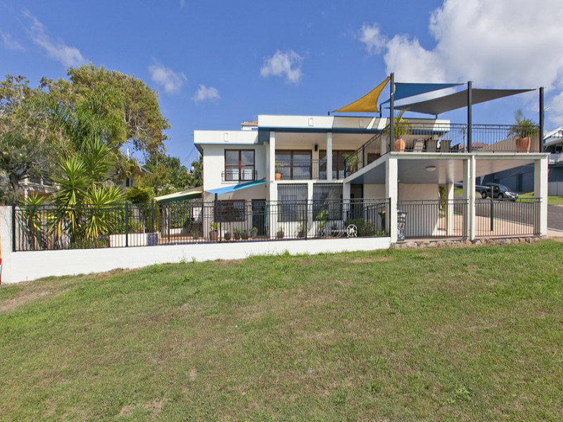 669 Esplanade, Lota, QLD 4179