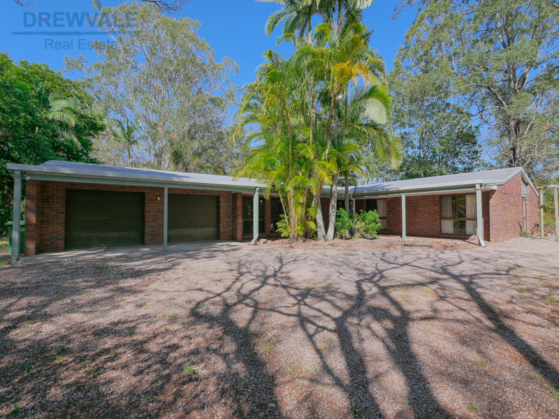 15 Crest Road, Greenbank, Qld 4124 Property Details