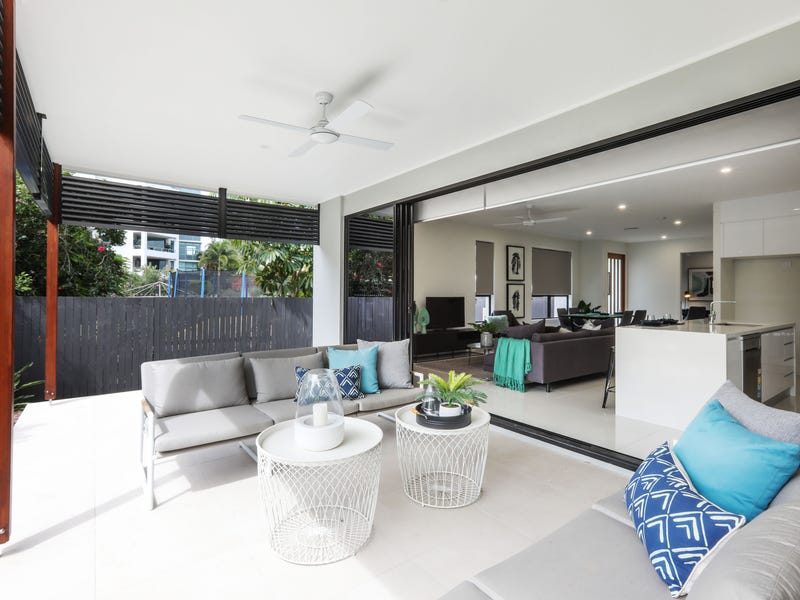 1/6 Lee Road, Runaway Bay, Qld 4216 - Property Details