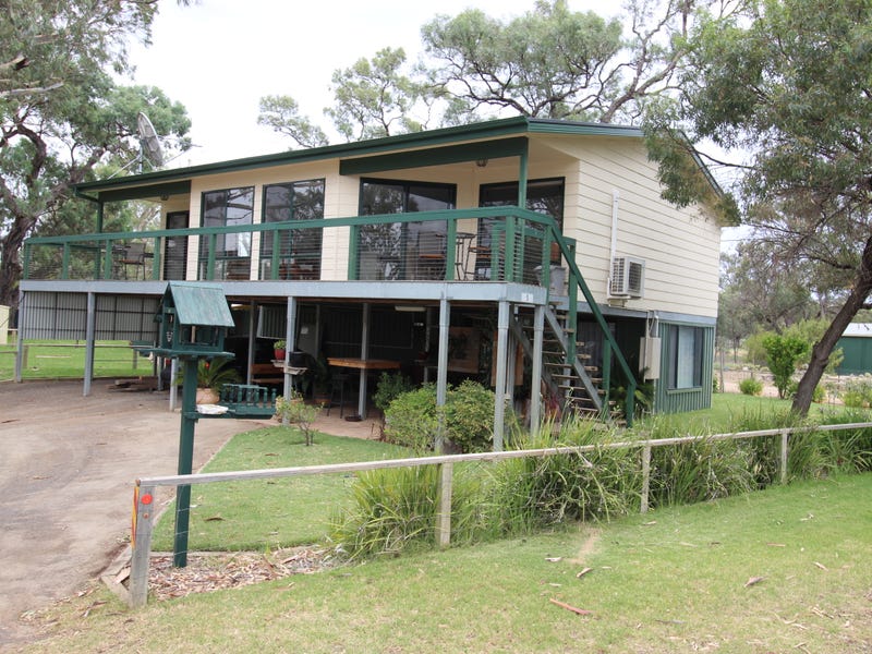 5 Mcphee Avenue, Blanchetown, SA 5357