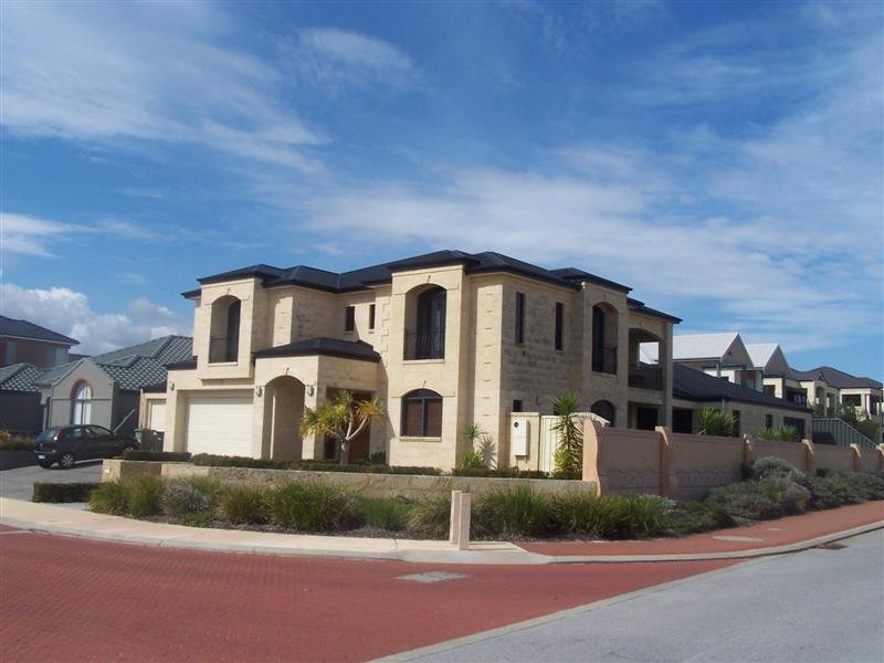 2 St James Approach, Iluka, WA 6028