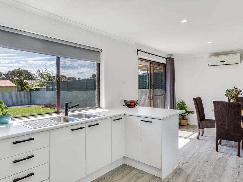 2 Rothschild Street, Woodcroft, SA 5162 Property Details
