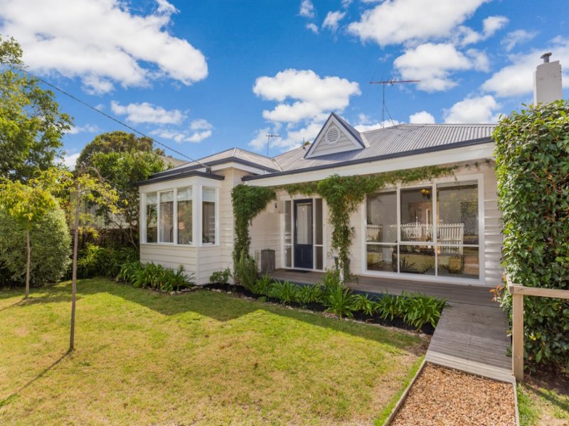 122 Roslyn Road, Belmont, Vic 3216 Property Details