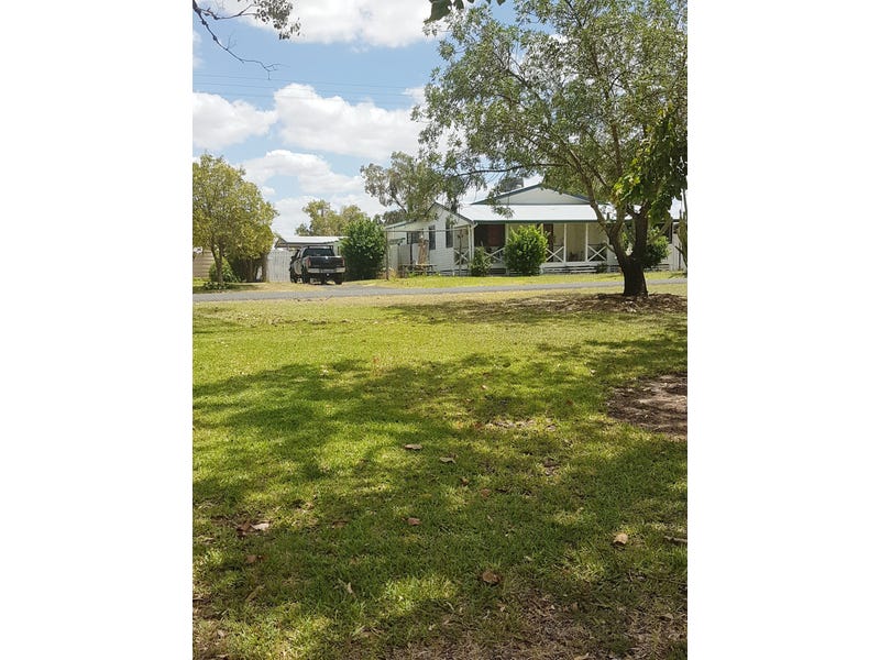 27 Lagoon St, Yelarbon, Qld 4388 Property Details