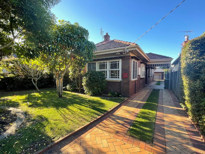 214 Parkway Avenue, Hamilton South, NSW 2303