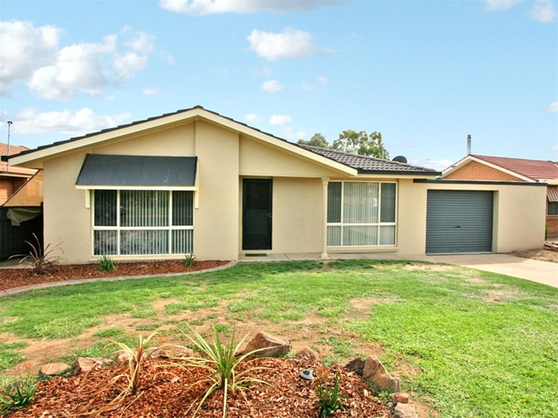 102 Raye Street, Tolland, NSW 2650 Property Details