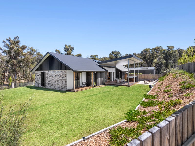 99 Worthy Drive, Malua Bay, NSW 2536