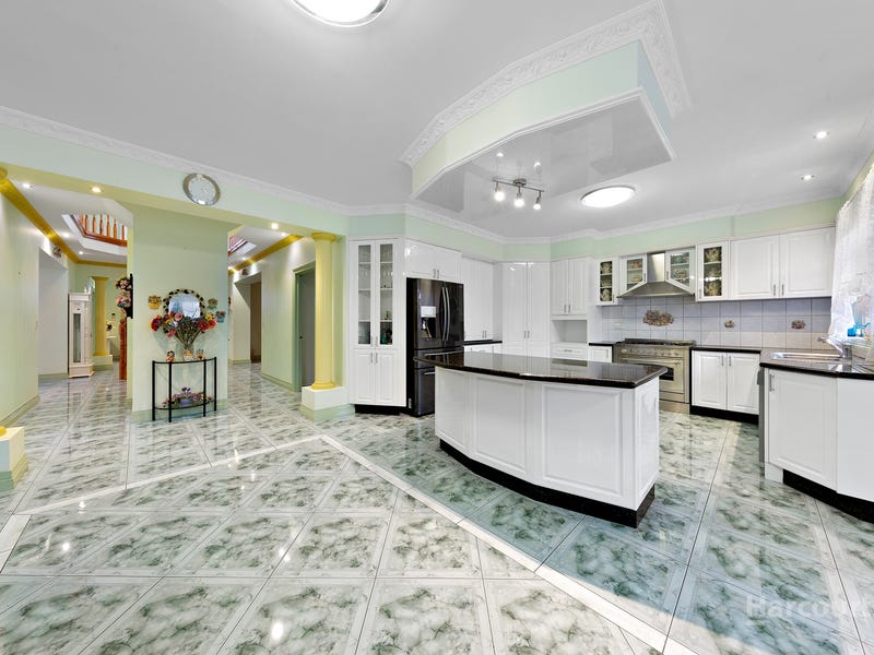 27 Waterview Drive, Cairnlea, Vic 3023 Property Details