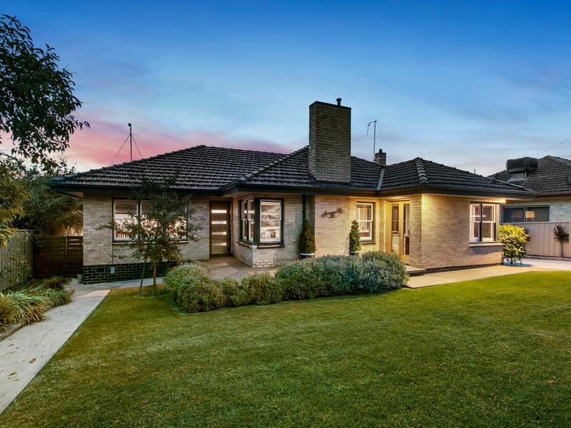 9 Retreat Road, Flora Hill, VIC 3550