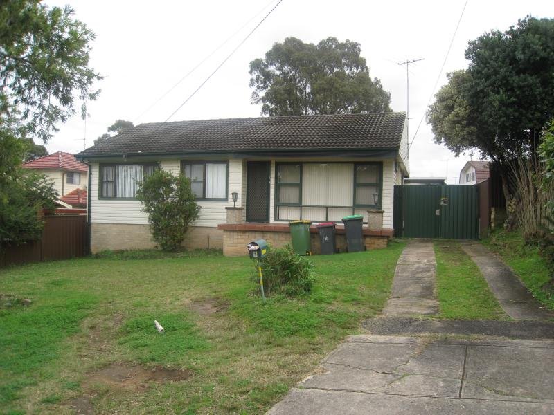 1 Cumberland Avenue, Hall, NSW 2198