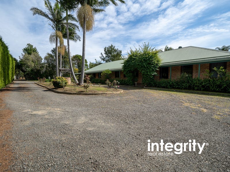 28 Elvin Drive Bomaderry Nsw 2541 Property Details