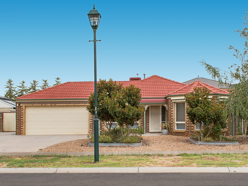 13 Brookfield Avenue, Brookfield, Vic 3338