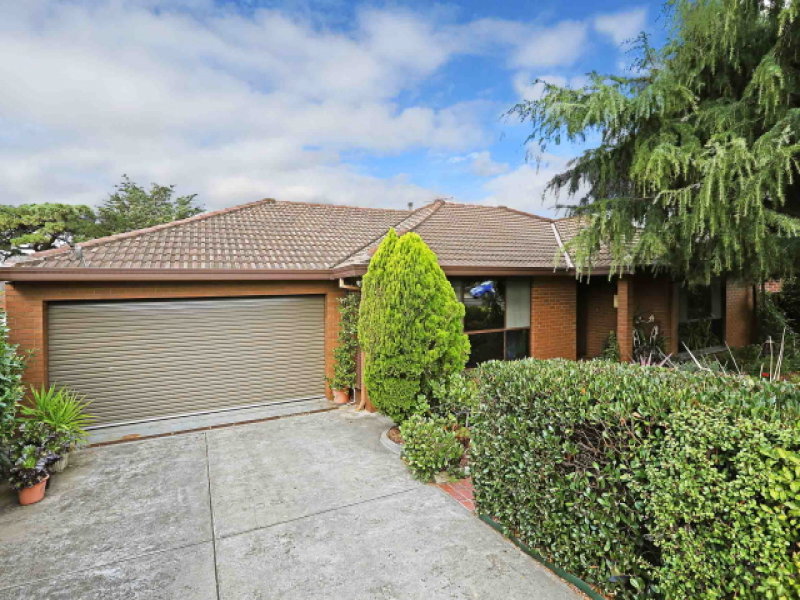 11 Thornhill Road, Highton, VIC 3216