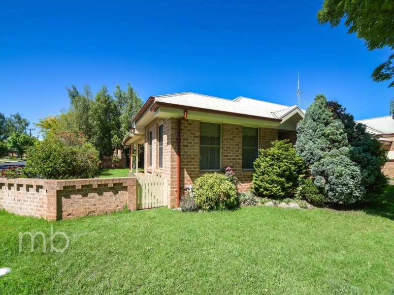 2/32 Warrendine Street, Orange, NSW 2800 Property Details