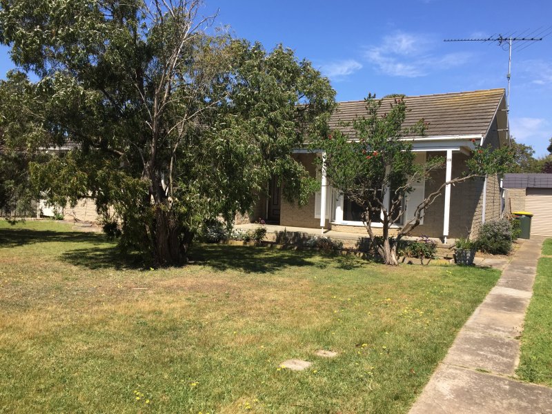 132 Asbury Street E, Ocean Grove, VIC 3226