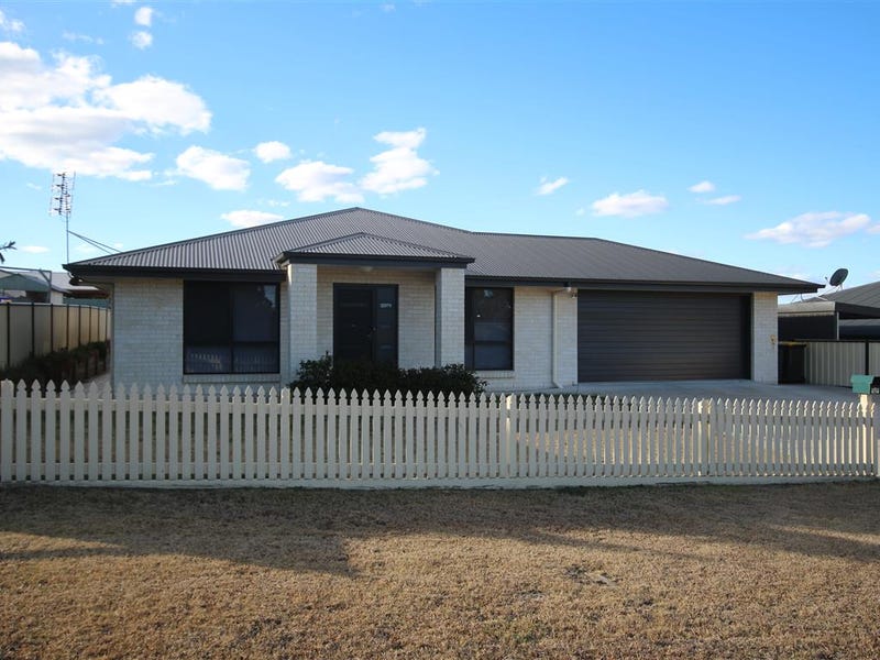 20 Laird Street, Tenterfield, NSW 2372