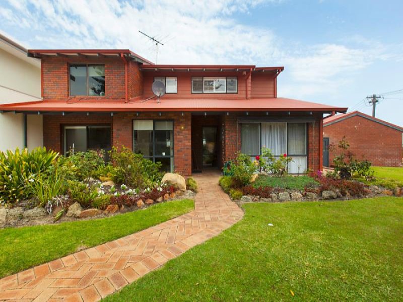 2 Hepworth Road, Trigg, WA 6029 Property Details