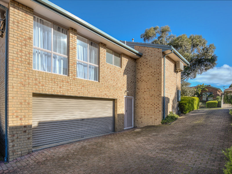 1/2 Romeo Court, Mill Park, VIC 3082