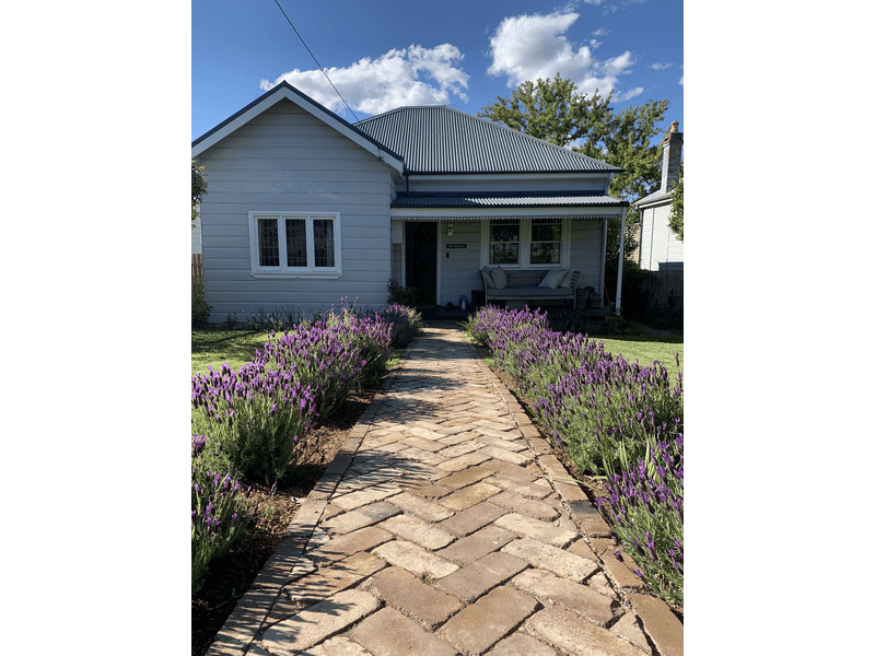 33 Elizabeth Street, Moss Vale, NSW 2577