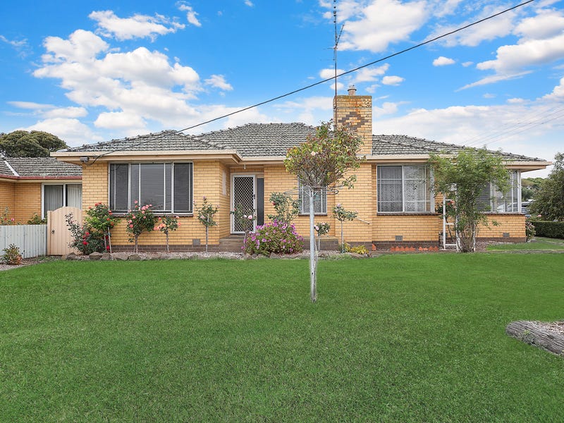 27 Clarke Street, Cobden, VIC 3266