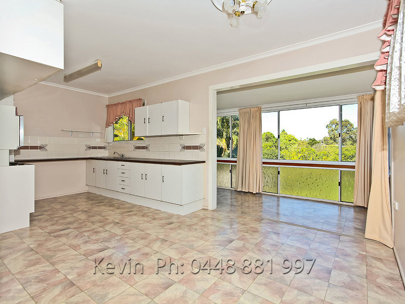 8 LEON STREET, Tingalpa, Qld 4173 Property Details