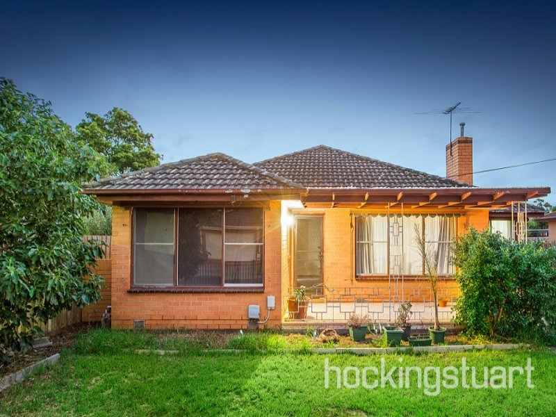 1 Gladstone Grove, Melton, Vic 3337 Property Details