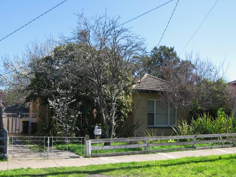 15 Herbert Street, Avondale Heights, VIC 3034