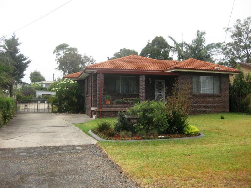 121 Barton Street, Oak Flats, NSW 2529