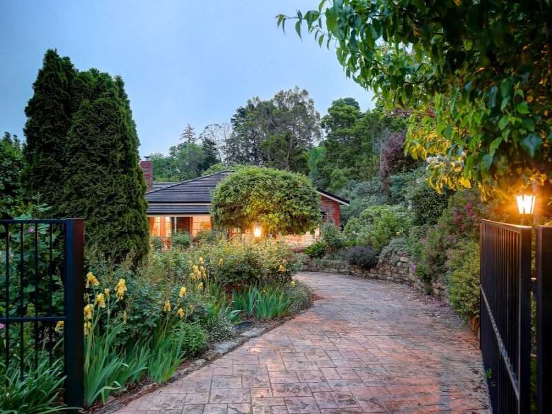 2 Braeside Place, Stirling, SA 5152 Property Details