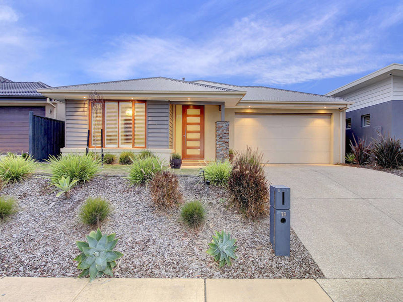18 Oceanic Drive, Safety Beach, VIC 3936