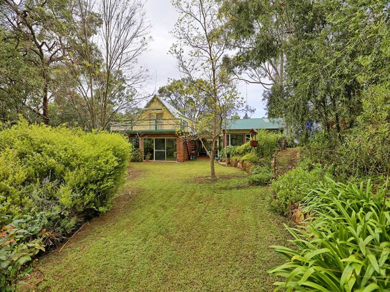5 Molong Street, Mount Nasura, WA 6112
