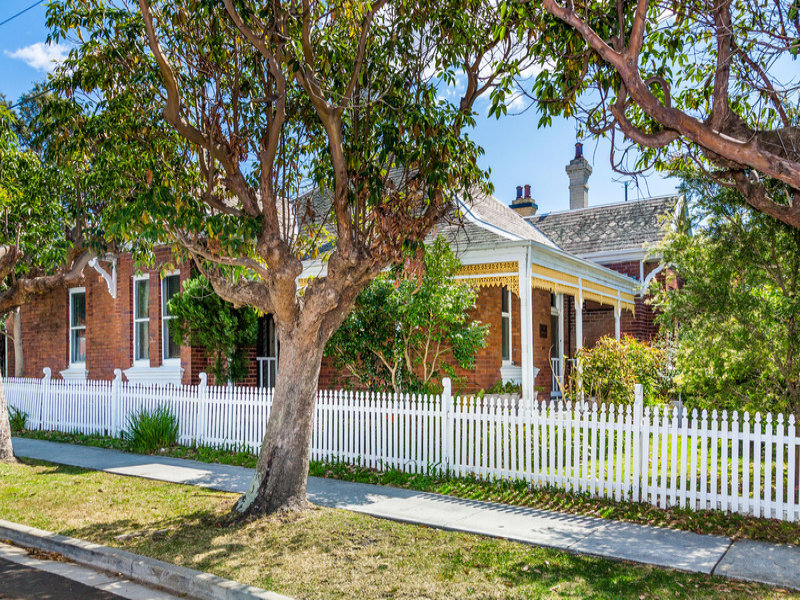 16 Dunmore Street North, Bexley, NSW 2207 Property Details