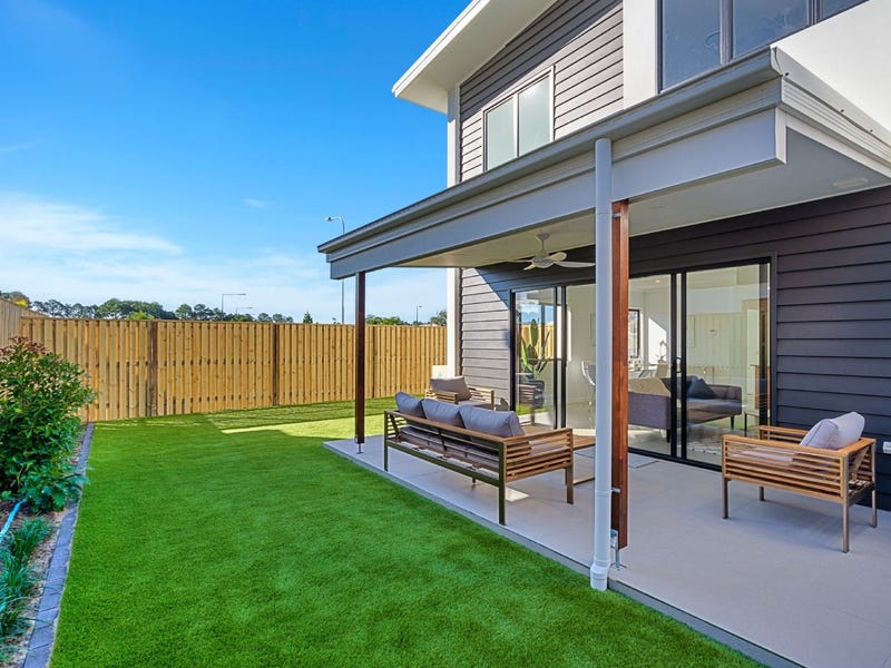 35 Sickle Avenue, Hope Island, QLD 4212