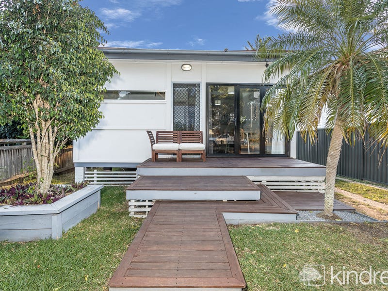 65 Mclennan Street, Woody Point, QLD 4019