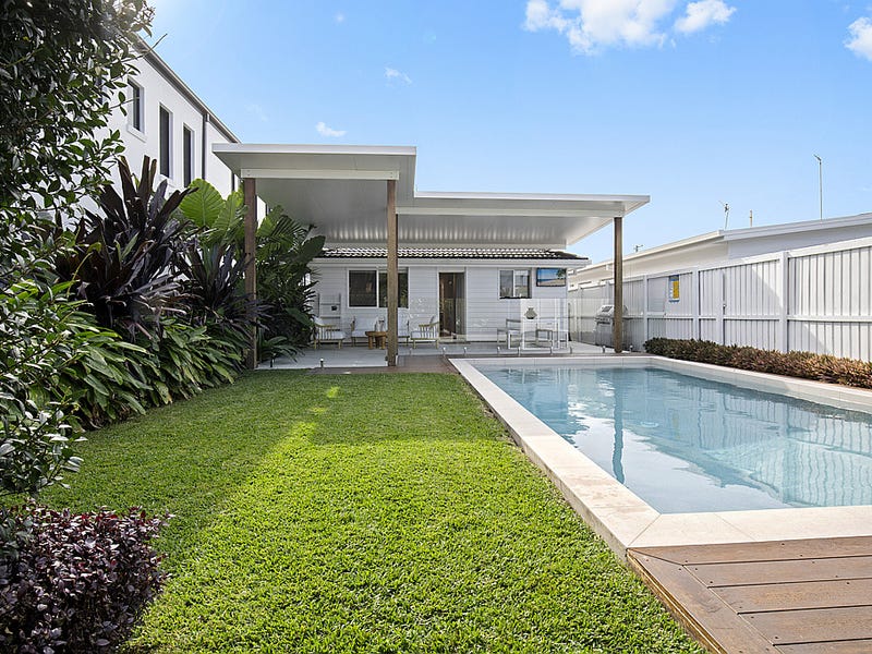 38 Chainey Avenue, Miami, QLD 4220