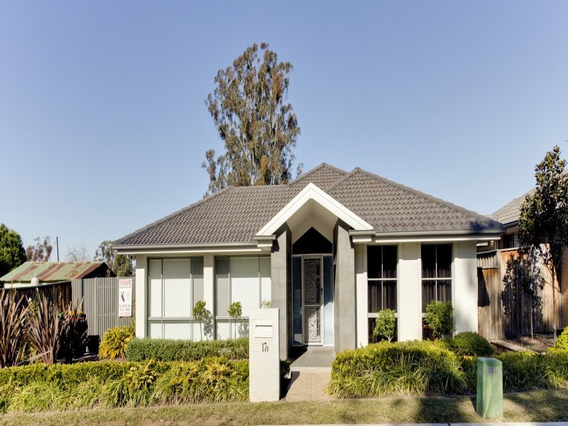 17B Glenfield Road, Glenfield, NSW 2167