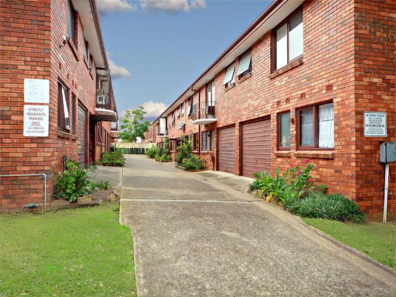 8/22 Hardy Street, Fairfield, NSW 2165 Property Details