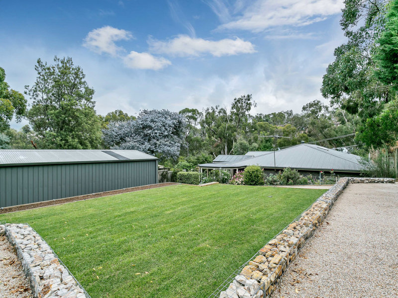 8 Fourth Avenue, Bridgewater, SA 5155