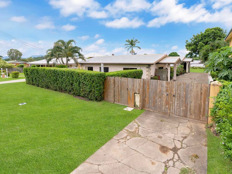 1/4 Skull Road, White Rock, QLD 4868