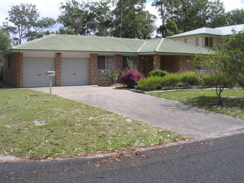 54 Candlagan Drive, Broulee, NSW 2537 Property Details