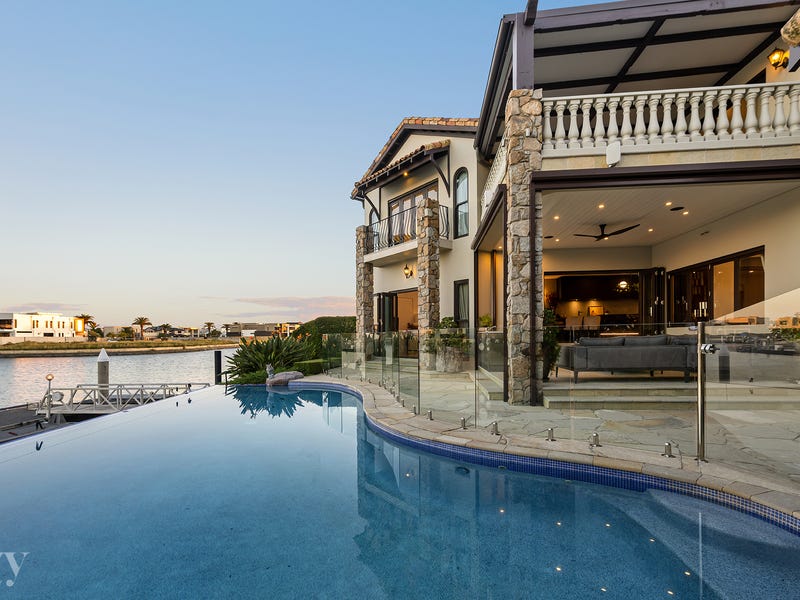 Houses for Sale in Sovereign Islands, QLD 4216