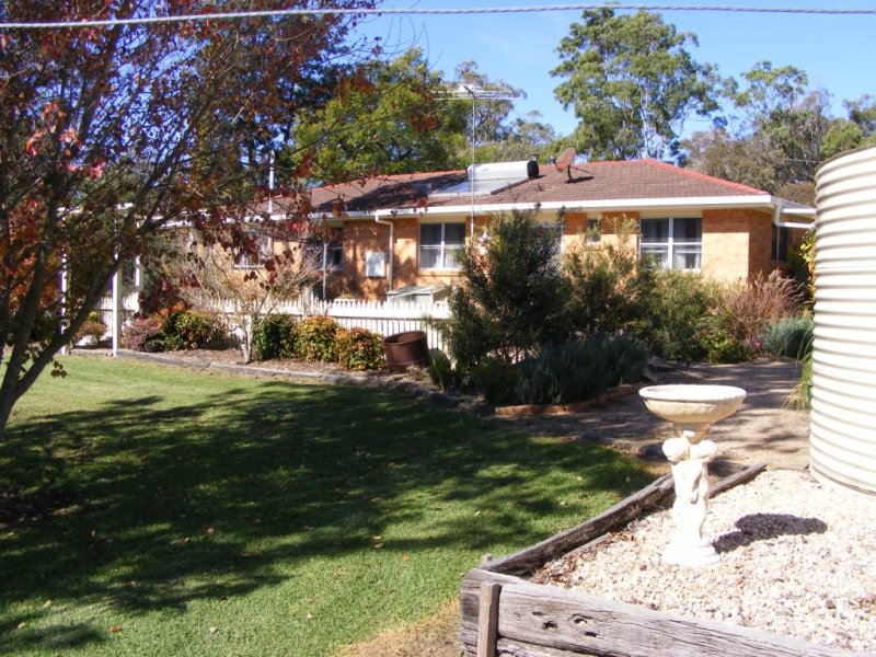 10 Creek Street, Crows Nest, QLD 4355