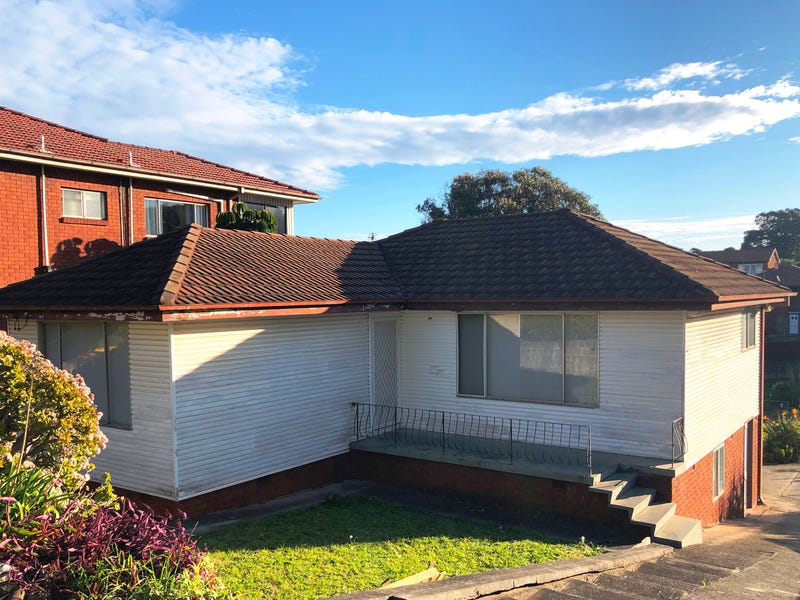 4 Mirrabooka Road, Lake Heights, NSW 2502