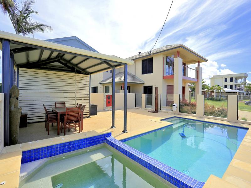 148 Esplanade, Elliott Heads, QLD 4670