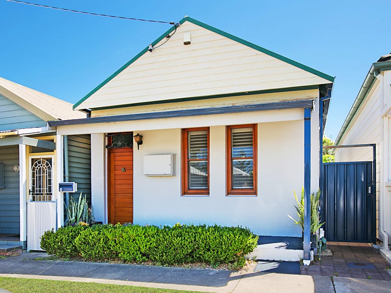 4 Young Street, Cooks Hill, NSW 2300