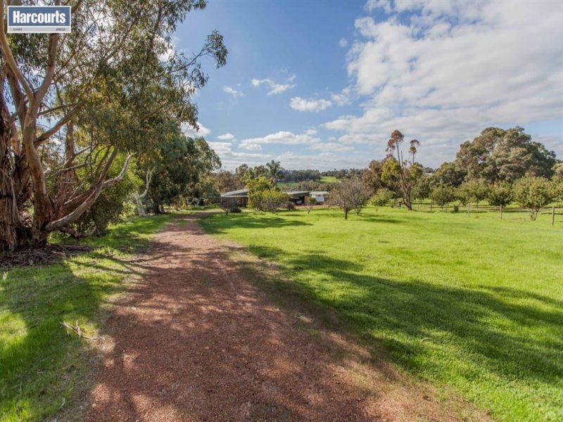 93 Meadowbrook Ramble, Bullsbrook, WA 6084 Property Details