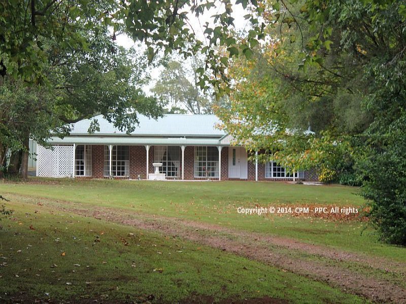 2 Manika Court, Tamborine Mountain, QLD 4272